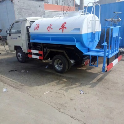 廠家直銷多功能灑水車 從農(nóng)用三輪到國五標準，滿足各類需求